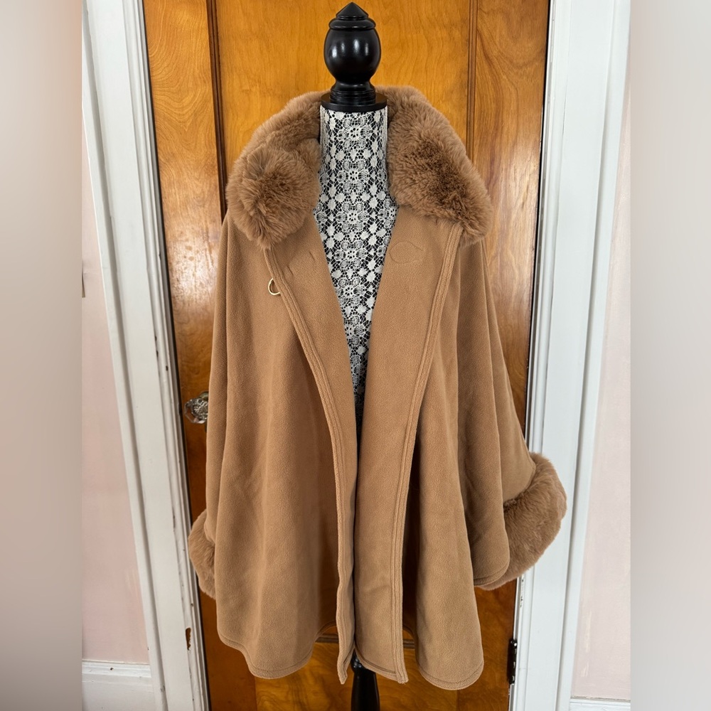 Martha Stewart Camel Fur-Accented Women's Cape